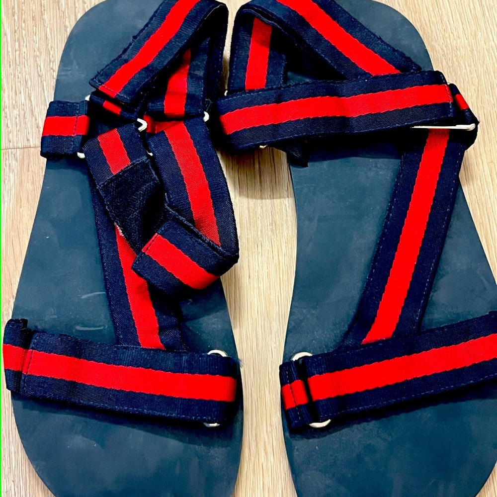 Men’s Gucci Sandals- brand new! Never worn! Size 43